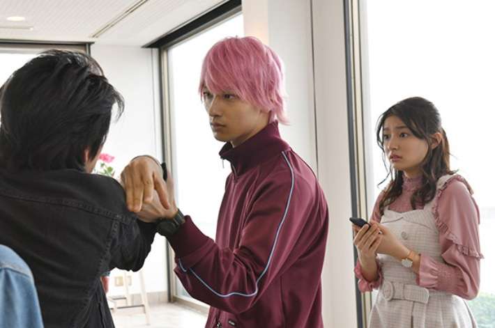 「はじこい」で話題の横浜流星、ヒゲ姿披露 4年ぶり写真集で“男の色気全開”