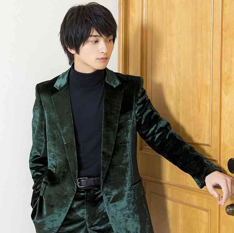 「はじこい」で話題の横浜流星、ヒゲ姿披露 4年ぶり写真集で“男の色気全開”