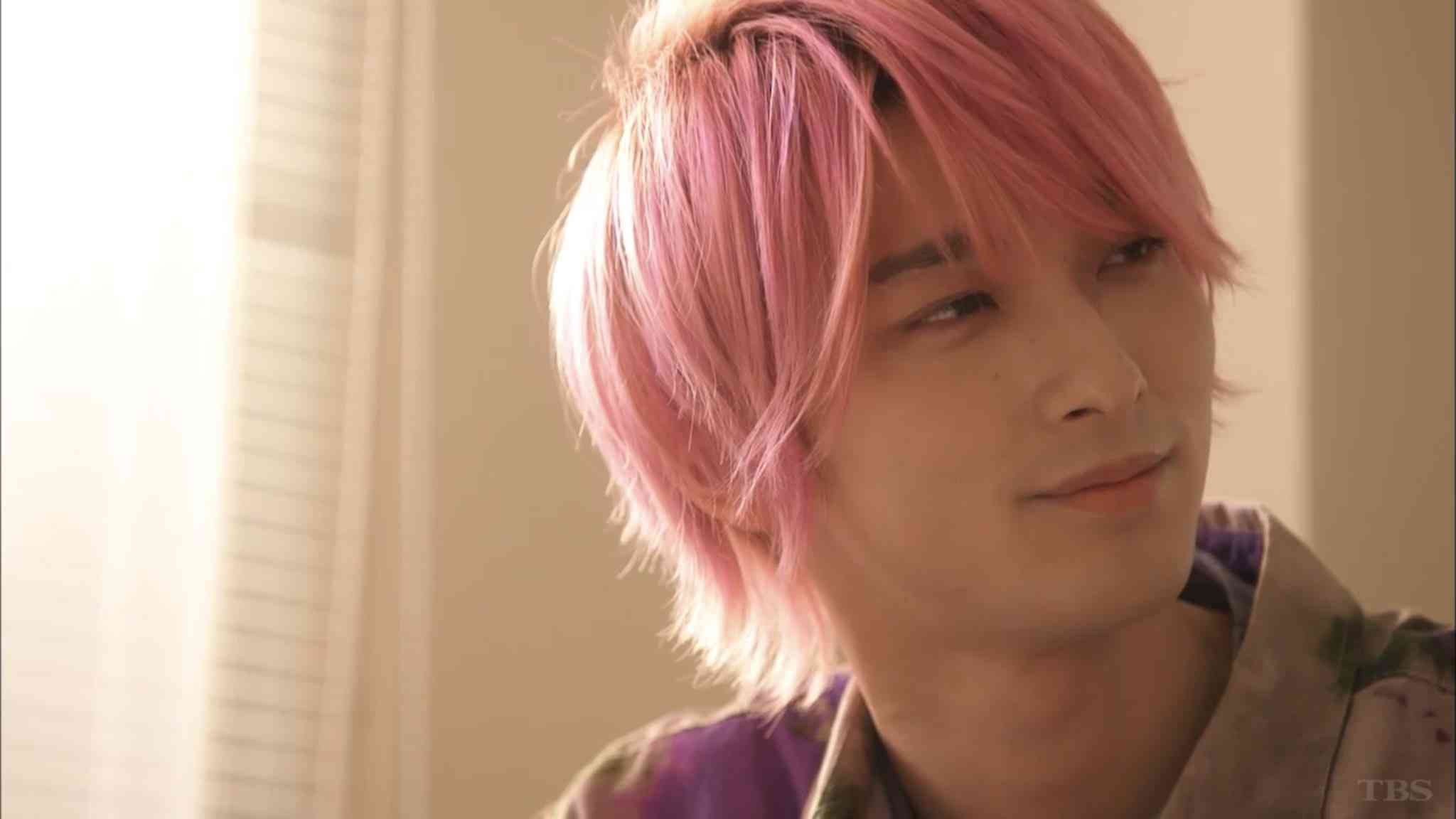 「はじこい」で話題の横浜流星、ヒゲ姿披露 4年ぶり写真集で“男の色気全開”