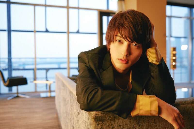 「はじこい」で話題の横浜流星、ヒゲ姿披露 4年ぶり写真集で“男の色気全開”