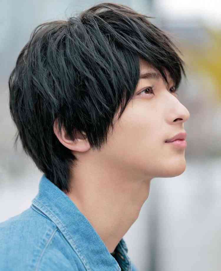 「はじこい」で話題の横浜流星、ヒゲ姿披露 4年ぶり写真集で“男の色気全開”