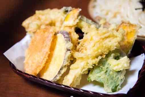 嫌いじゃないけどあえて食べないようにしてるもの。