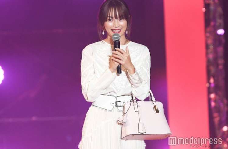 蛯原友里・新田真剣佑・白石麻衣・白濱亜嵐ら、華やか衣装で豪華集結