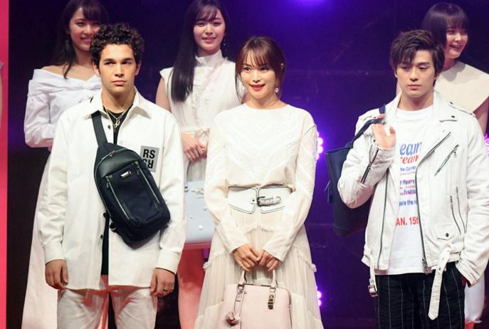 蛯原友里・新田真剣佑・白石麻衣・白濱亜嵐ら、華やか衣装で豪華集結