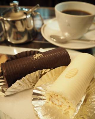 ロールケーキが好きな人!