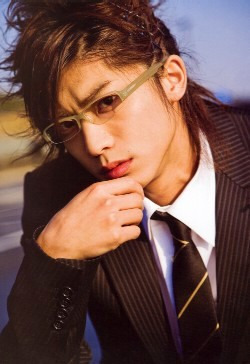 眼鏡をかけたイケメン・美人が見たい！