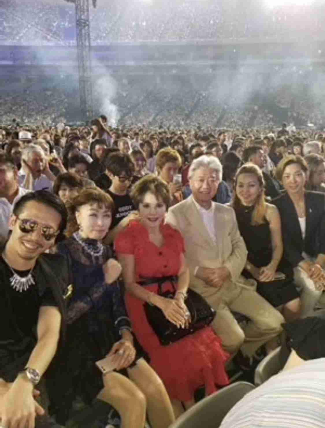 デヴィ夫人、優雅なダンスで「タイタニック」再現 関コレ初出演で“婚活論”伝授