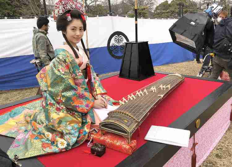 浜辺美波、『大奥』でお姫様に 鈴木保奈美VS小池栄子の闘いも…