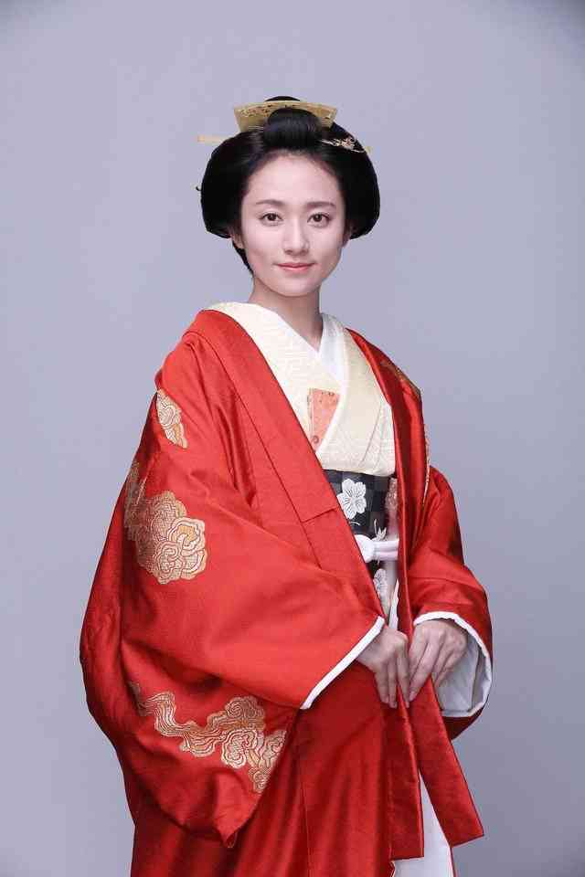 浜辺美波、『大奥』でお姫様に 鈴木保奈美VS小池栄子の闘いも…