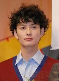 首が短い人