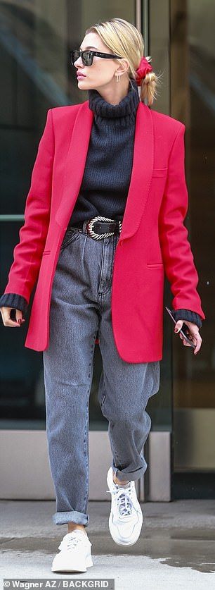ジャスティン・ビーバー、妻ヘイリーとショーン・メンデスの関係怪しむファンに「ただの友達、落ち着いて」