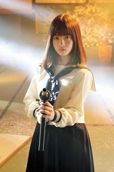 橋本環奈、黒髪ゆる巻きヘアにファン悶絶「意味わからんくらい可愛い。」