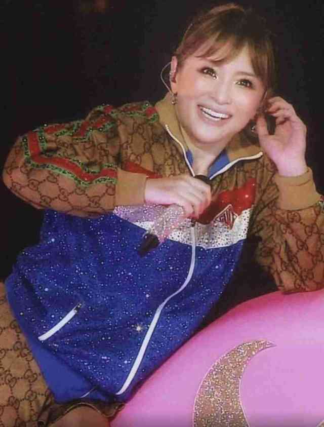 浜崎あゆみ、美バストあらわなセクシー黒ワンピース姿を披露「いつみても素敵」