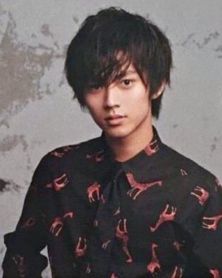 “日本一のイケメン大学生”明治学院大学・草地稜之さんが栄冠