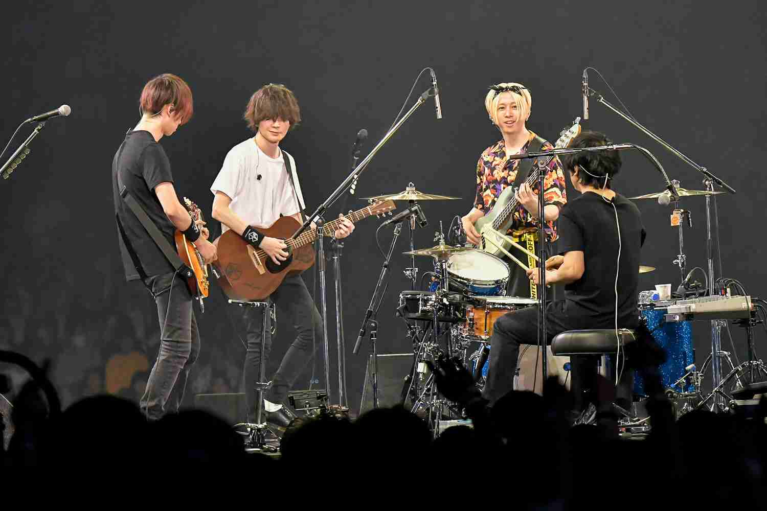 BUMP OF CHICKEN、3年5ヶ月ぶりアルバム7・10発売 ドームツアーも決定