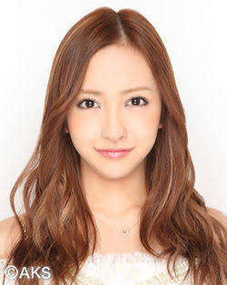 板野友美、私物コスメ公開 目力UPの“こだわりメイクテク”を紹介