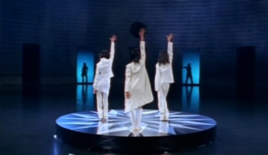 MVの画像を貼って何の曲かわかればプラス