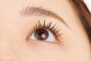 ナチュラルなデカ目メイクの技