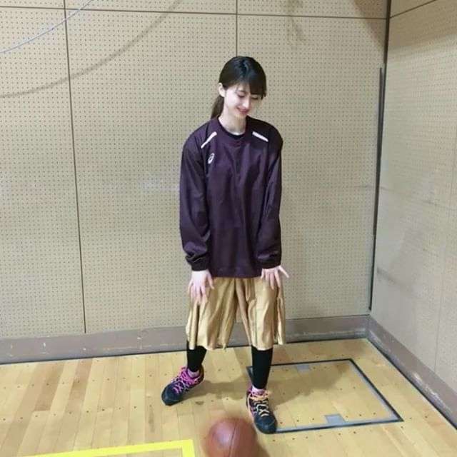 8頭身女子大生・菜波　SNSでバズって…CanCam専属モデルに抜てき