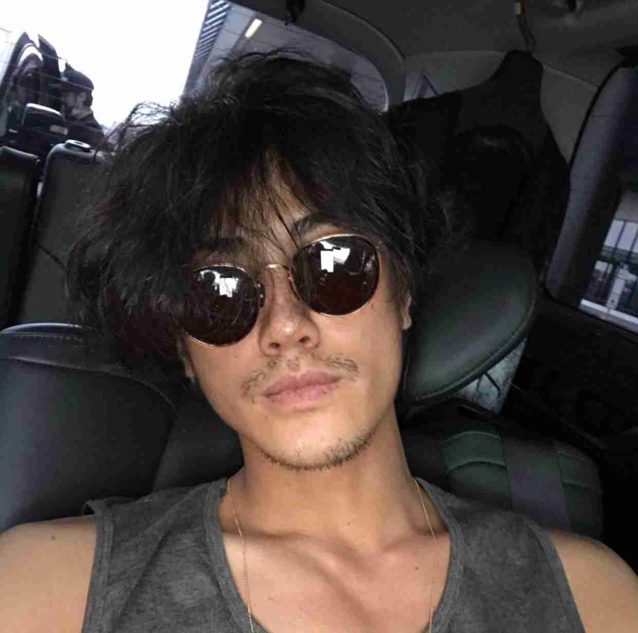 男性芸能人の髭、似合ってたら+ボタンを押すトピ