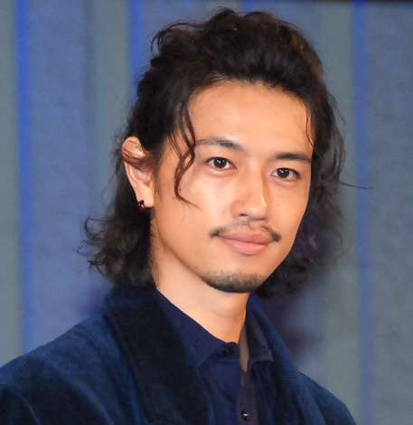 男性芸能人の髭、似合ってたら+ボタンを押すトピ