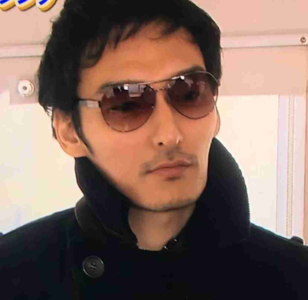 男性芸能人の髭、似合ってたら+ボタンを押すトピ