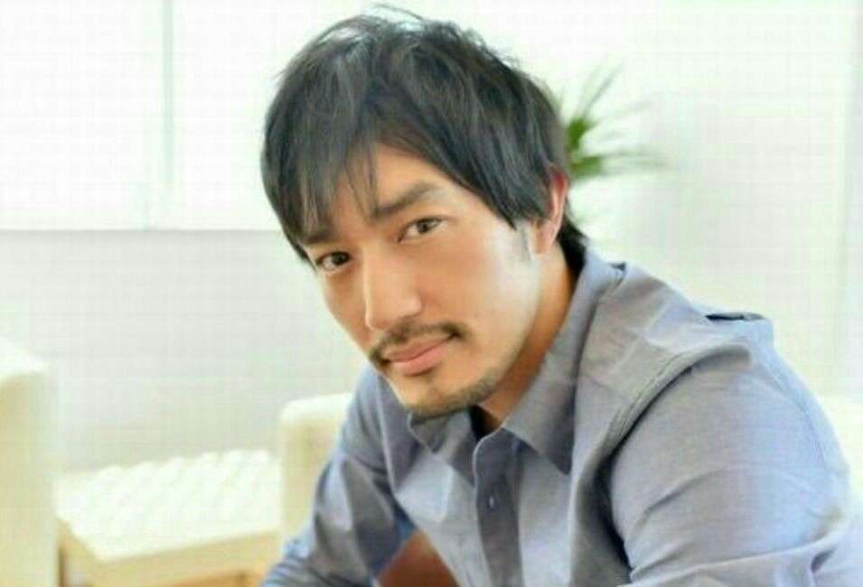 男性芸能人の髭、似合ってたら+ボタンを押すトピ