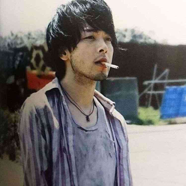 男性芸能人の髭、似合ってたら+ボタンを押すトピ