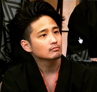 男性芸能人の髭、似合ってたら+ボタンを押すトピ