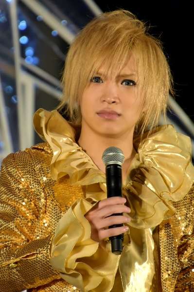 【画像】黄色の服を着た有名人