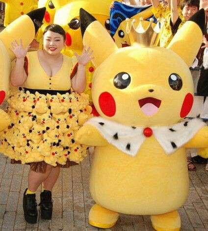【画像】黄色の服を着た有名人