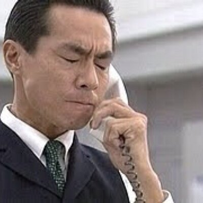眉間のシワがとれない