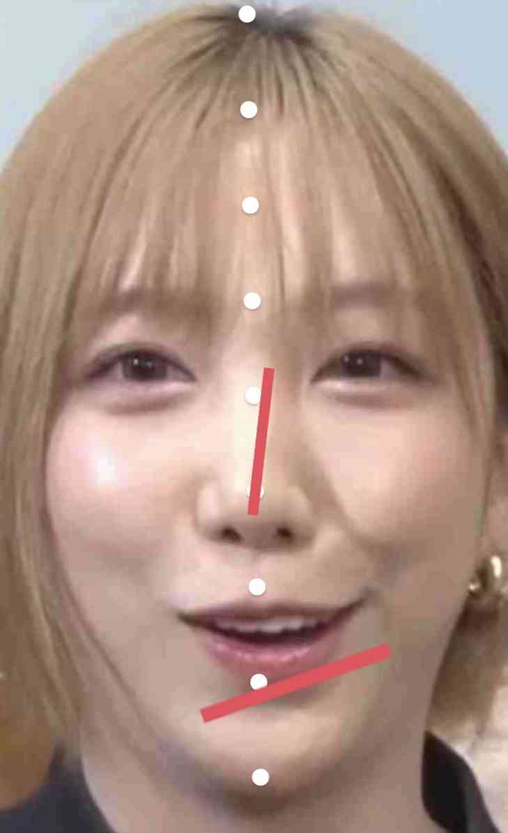 「写真集お待ちしてます」ざわちん、胸元露わなセクシー赤髪ショットを公開