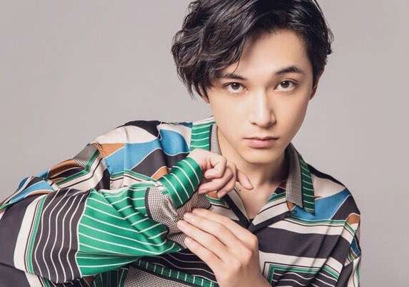 吉沢亮“付き合いたての男女”に「めちゃくちゃ照れました!」 『anan』カバー飾る