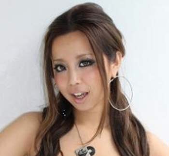 PINKY、娘が夫・窪塚洋介と表紙デビュー「今より少し小さいね」