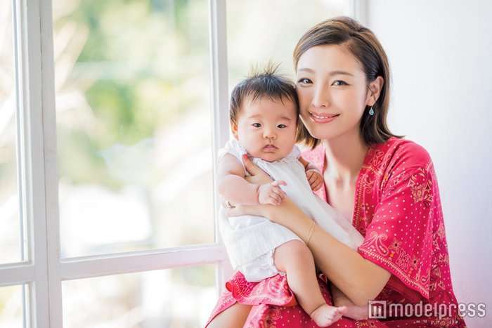 木下優樹菜、娘との3ショット写真公開し反響「ママそっくりの美人姉妹」