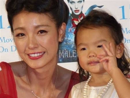 木下優樹菜、娘との3ショット写真公開し反響「ママそっくりの美人姉妹」