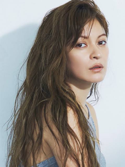 岩堀せり、夫・GLAY TAKUROの愛娘へのサプライズ公開に反響「素敵な家族」「世界一かっこいいパパ」