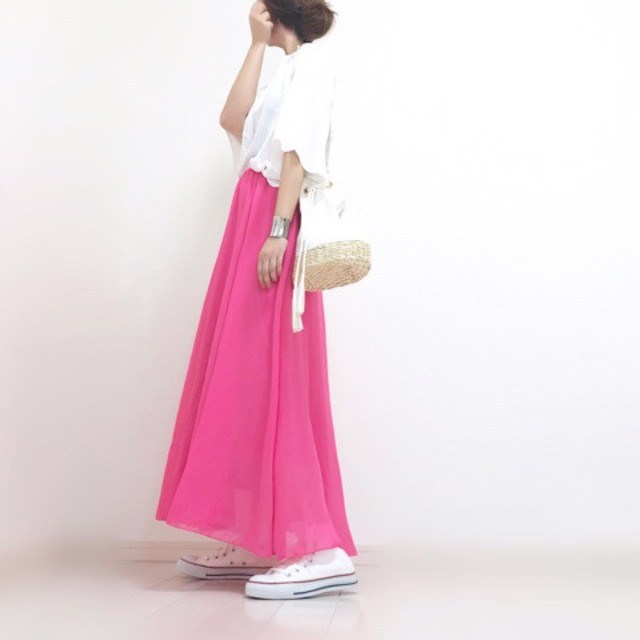 ロングスカートに合うスニーカー