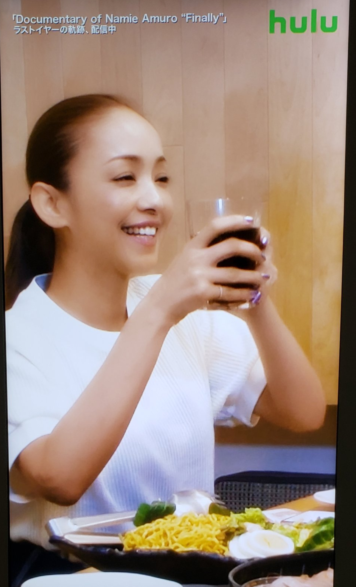 浜崎あゆみ、ライブのステージ衣装に批判殺到「安室奈美恵のパクリ」「これはひどい」 