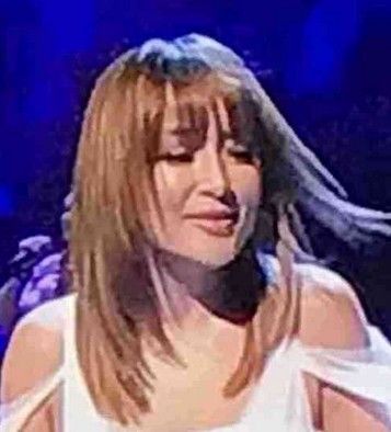 浜崎あゆみ、ライブのステージ衣装に批判殺到「安室奈美恵のパクリ」「これはひどい」 