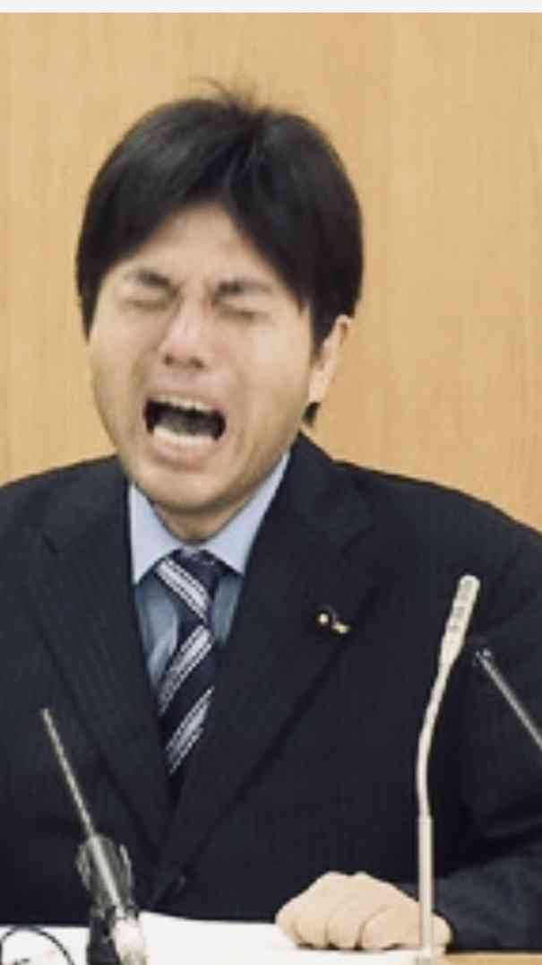 浜崎あゆみ、ライブのステージ衣装に批判殺到「安室奈美恵のパクリ」「これはひどい」 