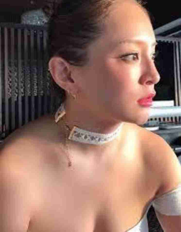 浜崎あゆみ、ライブのステージ衣装に批判殺到「安室奈美恵のパクリ」「これはひどい」