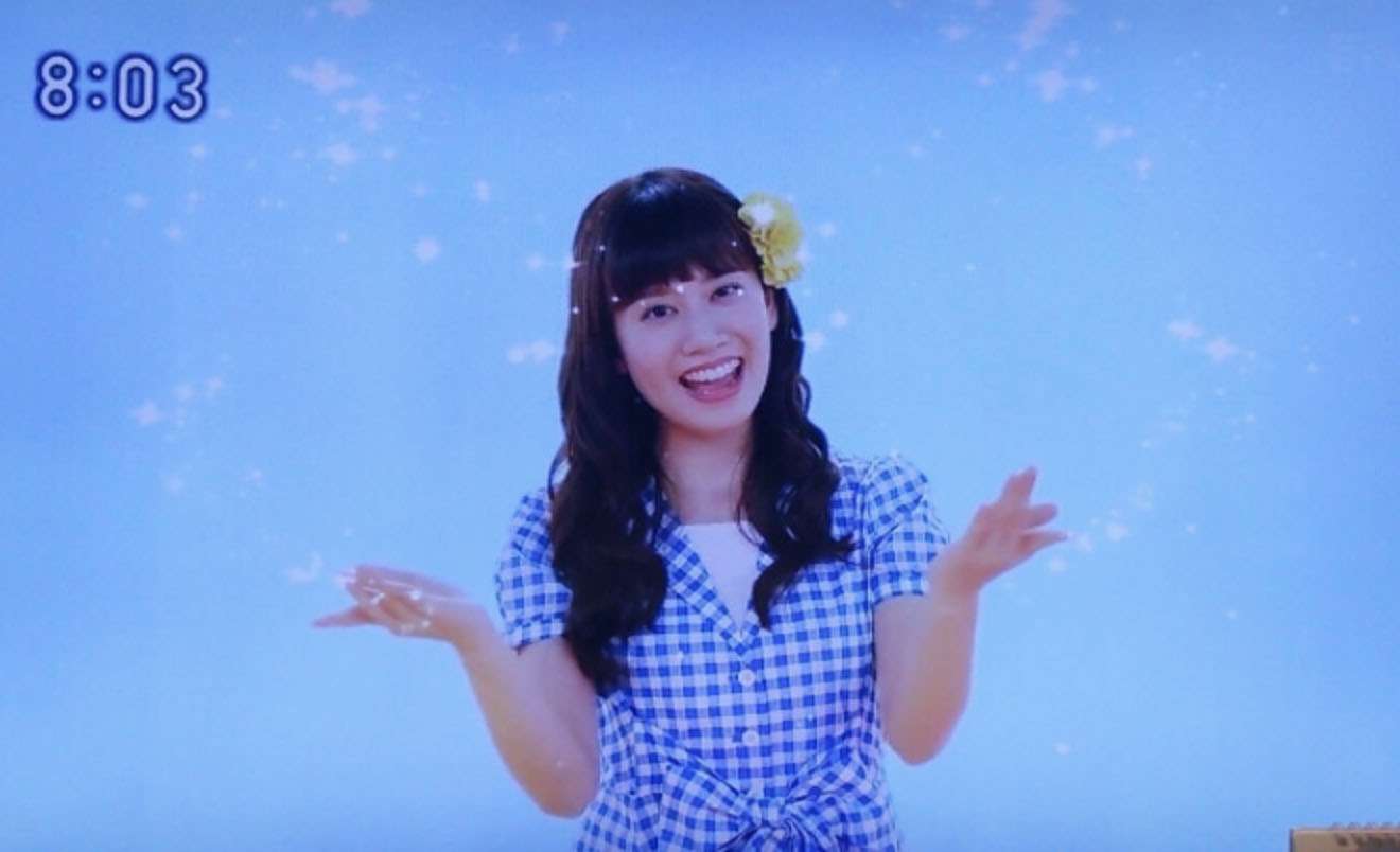浜崎あゆみ、ライブのステージ衣装に批判殺到「安室奈美恵のパクリ」「これはひどい」