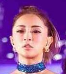 浜崎あゆみ、ライブのステージ衣装に批判殺到「安室奈美恵のパクリ」「これはひどい」 