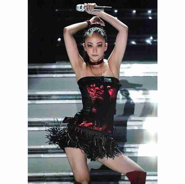 浜崎あゆみ、ライブのステージ衣装に批判殺到「安室奈美恵のパクリ」「これはひどい」 