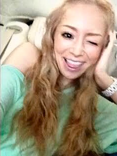 浜崎あゆみ、ライブのステージ衣装に批判殺到「安室奈美恵のパクリ」「これはひどい」 