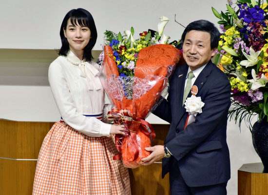 のんが生まれ故郷満喫「家族と話す時は関西弁」
