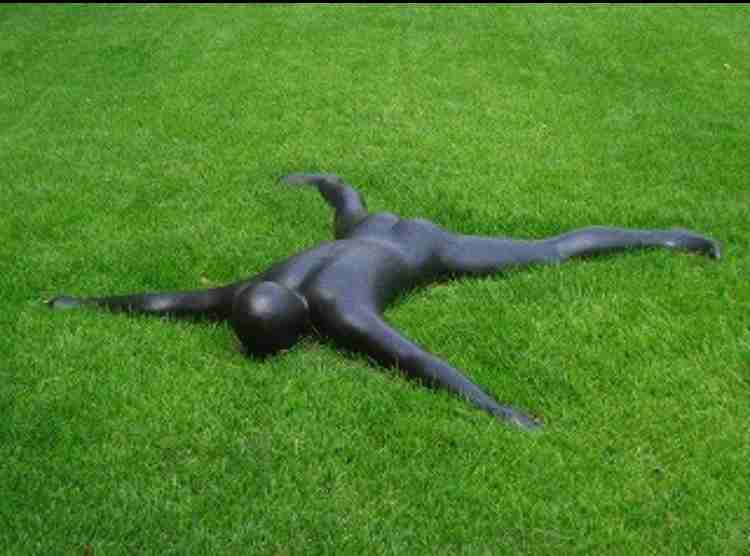 有名な芸術作品を記憶を頼りに描いてみて、何かわかったらプラス