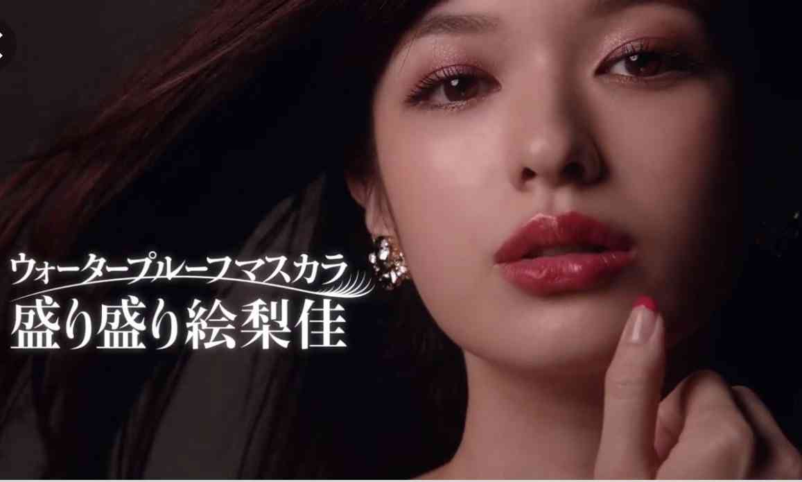 “なりたい顔No.1”森絵梨佳、美肌の秘訣明かす